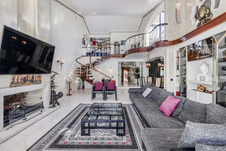 Moradia T8 para Venda em Albufeira e Olhos de Água Foto 3