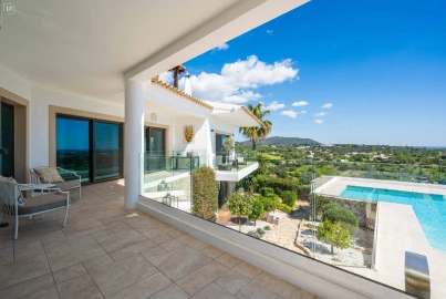 Moradia T5 para Venda em Moncarapacho e Fuseta