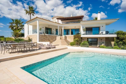 Moradia T5 para Venda em Moncarapacho e Fuseta