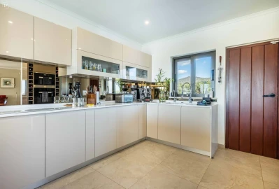 Moradia T5 para Venda em Moncarapacho e Fuseta