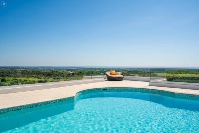 Moradia T5 para Venda em Moncarapacho e Fuseta