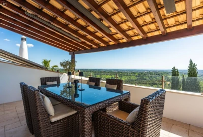 Moradia T5 para Venda em Moncarapacho e Fuseta