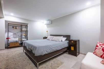 Moradia T5 para Venda em Moncarapacho e Fuseta