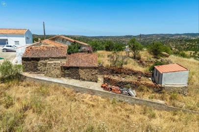 Moradia T0 para Venda em Alcoutim e Pereiro