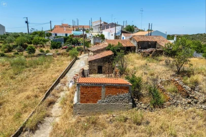 Moradia T0 para Venda em Alcoutim e Pereiro