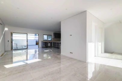 Moradia T3 para Venda em Moncarapacho e Fuseta