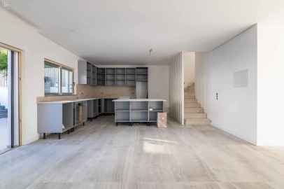 Moradia T3 para Venda em Moncarapacho e Fuseta