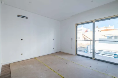 Moradia T3 para Venda em Moncarapacho e Fuseta