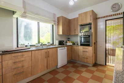 Moradia T5 para Venda em Moncarapacho e Fuseta