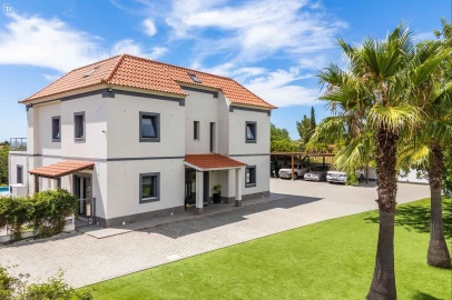 Moradia T4 para Venda em Moncarapacho e Fuseta