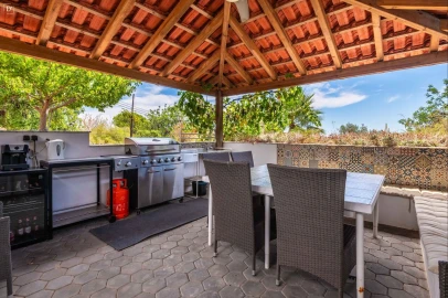 Moradia T4 para Venda em Moncarapacho e Fuseta