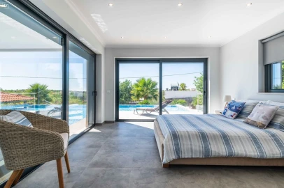 Moradia T4 para Venda em Moncarapacho e Fuseta