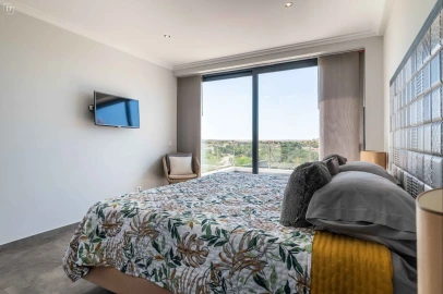 Moradia T4 para Venda em Moncarapacho e Fuseta