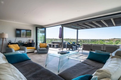 Moradia T4 para Venda em Moncarapacho e Fuseta