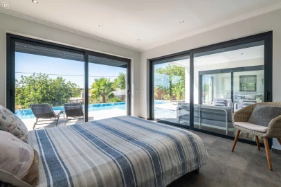 Moradia T4 para Venda em Moncarapacho e Fuseta