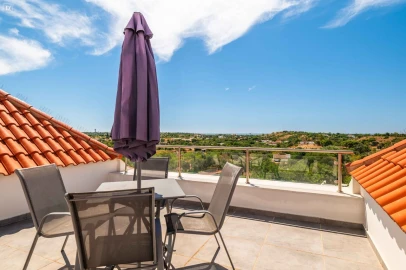 Moradia T4 para Venda em Moncarapacho e Fuseta