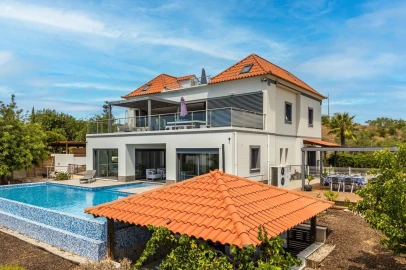 Moradia T4 para Venda em Moncarapacho e Fuseta