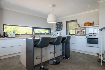 Moradia T4 para Venda em Moncarapacho e Fuseta