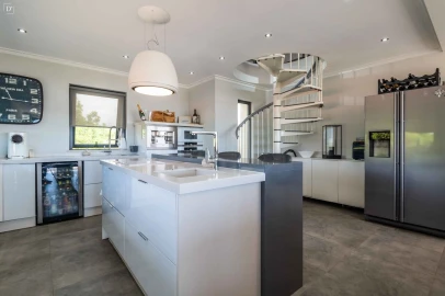 Moradia T4 para Venda em Moncarapacho e Fuseta