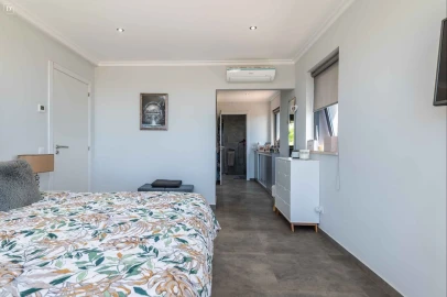 Moradia T4 para Venda em Moncarapacho e Fuseta