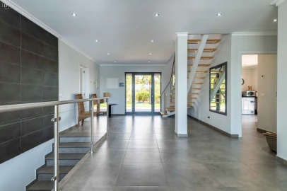 Moradia T4 para Venda em Moncarapacho e Fuseta