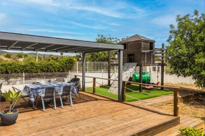 Moradia T4 para Venda em Moncarapacho e Fuseta