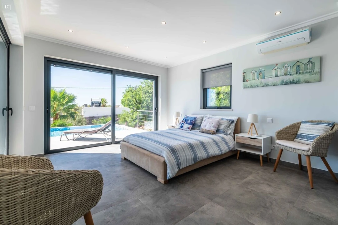 Moradia T4 para Venda em Moncarapacho e Fuseta Foto 7