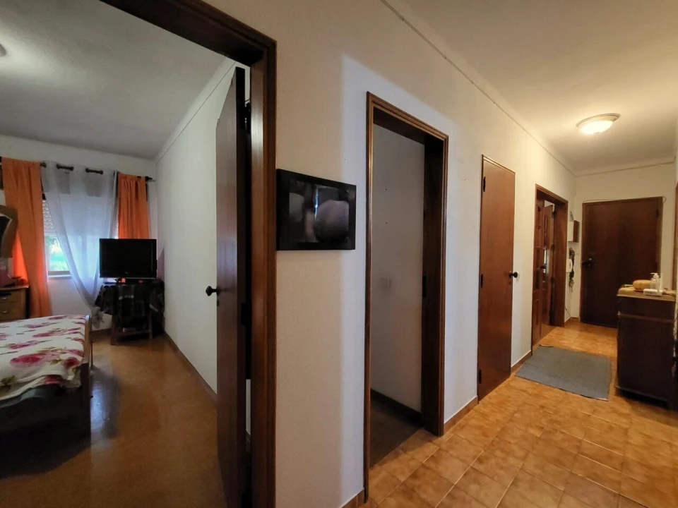 Apartamento T3 para Venda em São Bartolomeu de Messines Foto 7