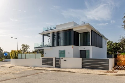 Moradia T4 para Venda em Albufeira e Olhos de Água