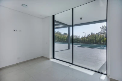 Moradia T4 para Venda em Albufeira e Olhos de Água