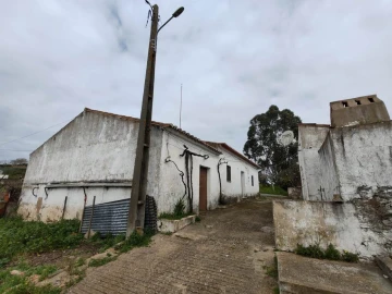 Quinta T2 para Venda em Santa Clara-A-Nova e Gomes Aires