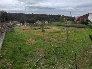 Quinta T2 para Venda em Santa Clara-A-Nova e Gomes Aires