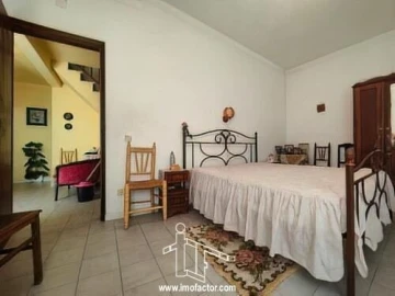 Moradia T5 para Venda em Ladoeiro