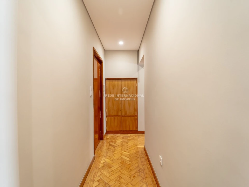 Apartamento T4 para Venda em Mafamude e Vilar do Paraíso Foto 28
