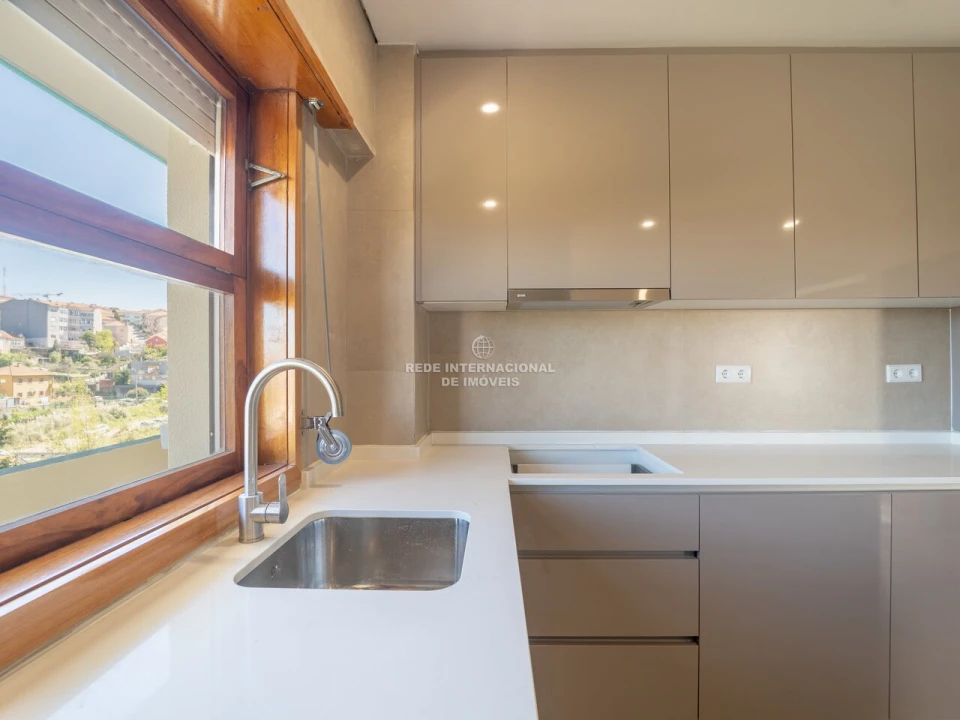 Apartamento T4 para Venda em Mafamude e Vilar do Paraíso Foto 9