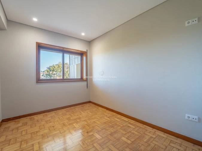 Apartamento T4 para Venda em Mafamude e Vilar do Paraíso Foto 24