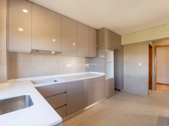 Apartamento T4 para Venda em Mafamude e Vilar do Paraíso Foto 8