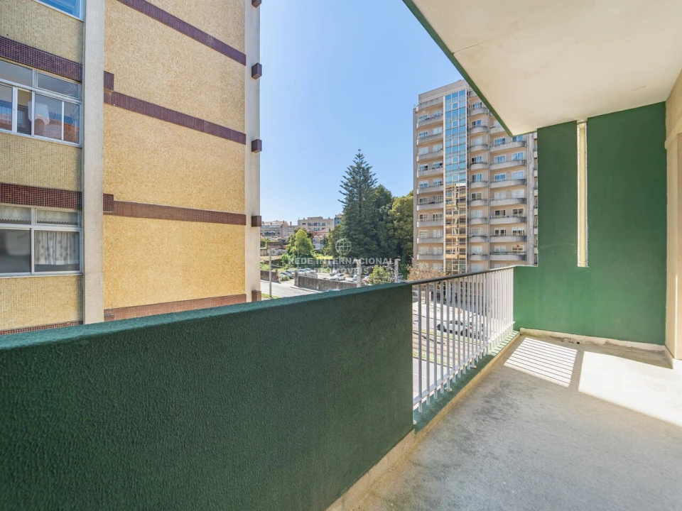 Apartamento T4 para Venda em Mafamude e Vilar do Paraíso Foto 32