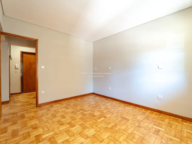 Apartamento T4 para Venda em Mafamude e Vilar do Paraíso Foto 27