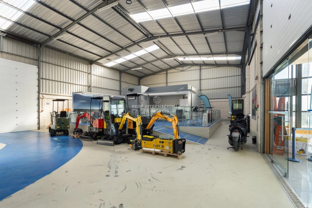 Armazém para Venda em Aveiras de Cima Foto 2