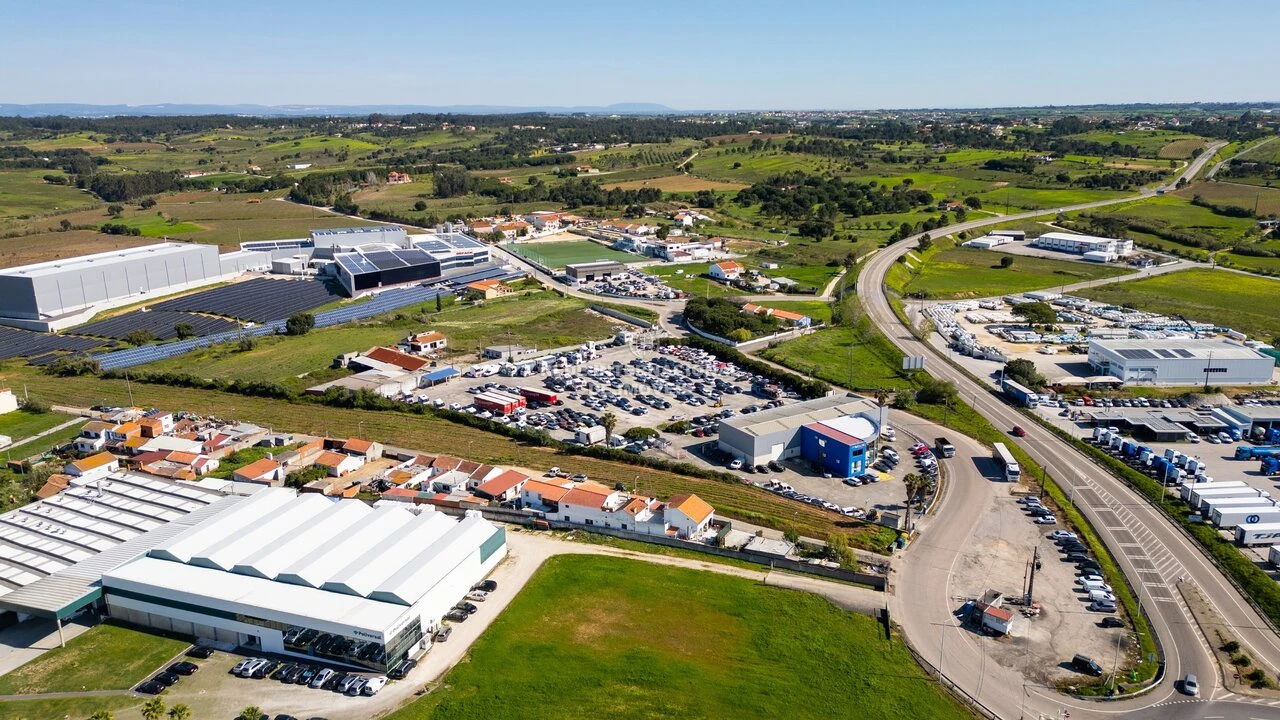 Armazém para Venda em Aveiras de Cima Foto 8