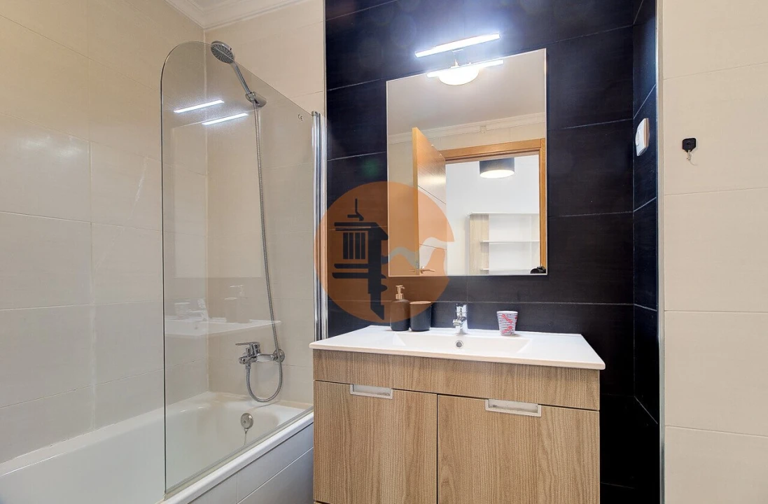 Apartamento T2 para Venda em Vila Real de Santo Antonio Foto 11