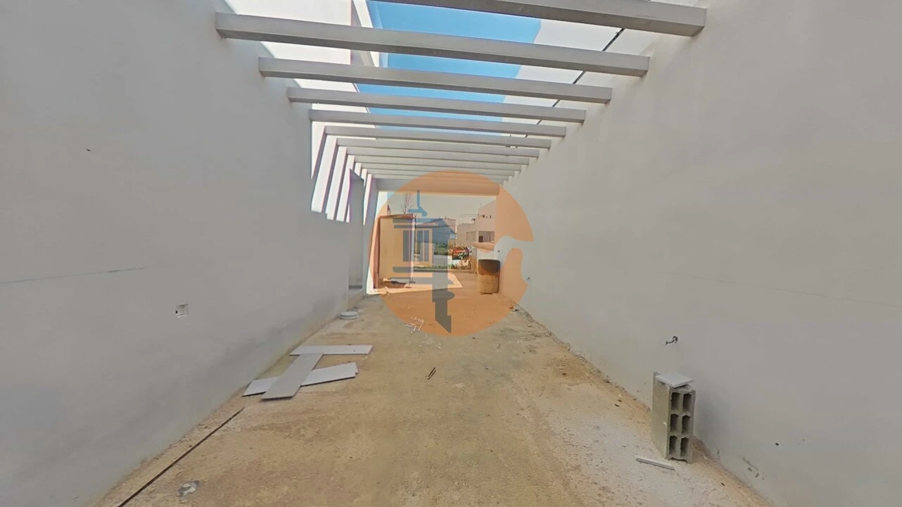 Moradia T4 para Venda em Altura Foto 11