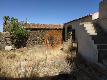 Moradia T6 para Venda em Alcoutim e Pereiro
