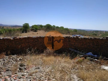 Moradia T6 para Venda em Alcoutim e Pereiro