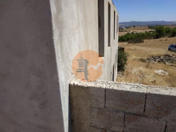 Moradia T6 para Venda em Alcoutim e Pereiro