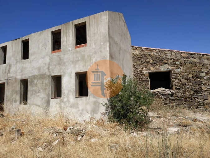 Moradia T6 para Venda em Alcoutim e Pereiro Foto 3