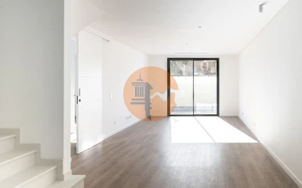 Moradia T3 para Venda em Moncarapacho e Fuseta