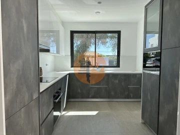 Moradia T3 para Venda em Moncarapacho e Fuseta