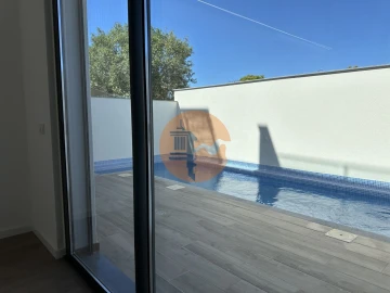 Moradia T3 para Venda em Moncarapacho e Fuseta